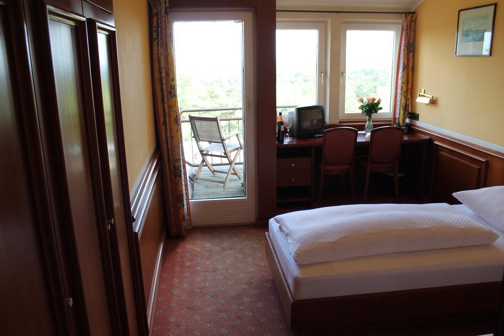 Berghotel Hamburg Blick Room photo
